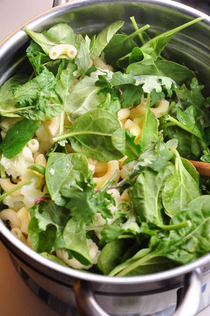 Cauliflower and Kale macaroni cheese with kale